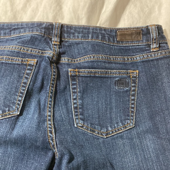 Liz Claiborne size 10 dark wash denims - Picture 7 of 7